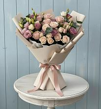 Букет цветов из:  Розы и Лизиантусы в Уренгое