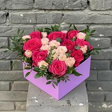 Цветочная композиция из Розы в коробке в Уренгое