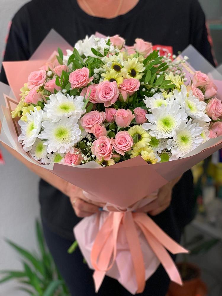 Букет цветов из: Розы и Хризантемы в Уренгое