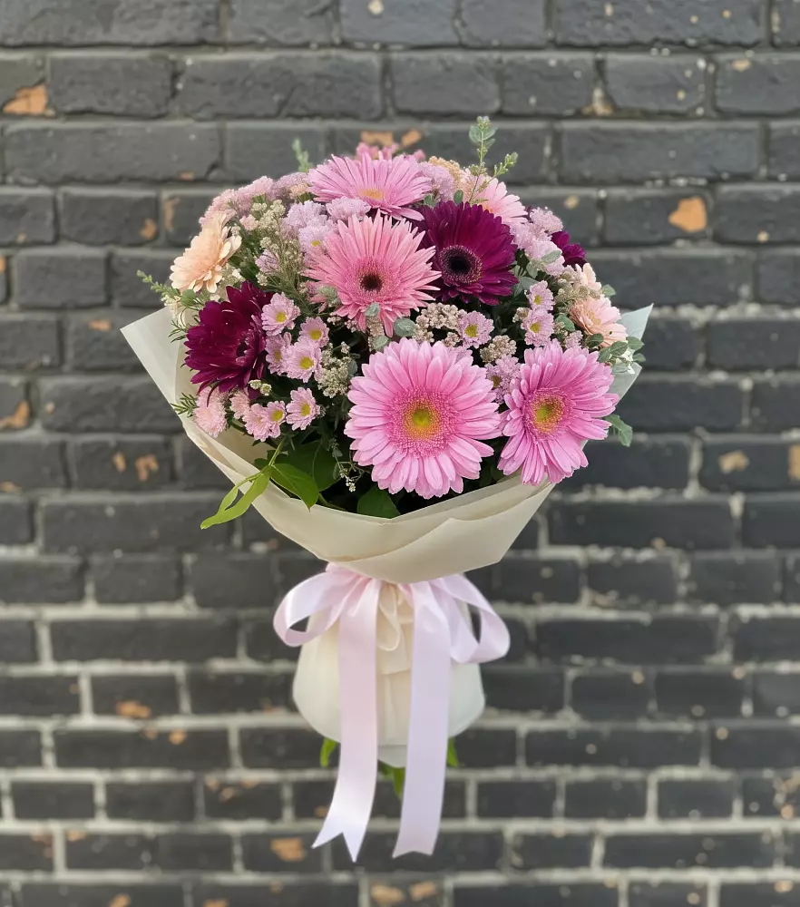 Букет цветов из: Герберы и Хризантемы в Уренгое