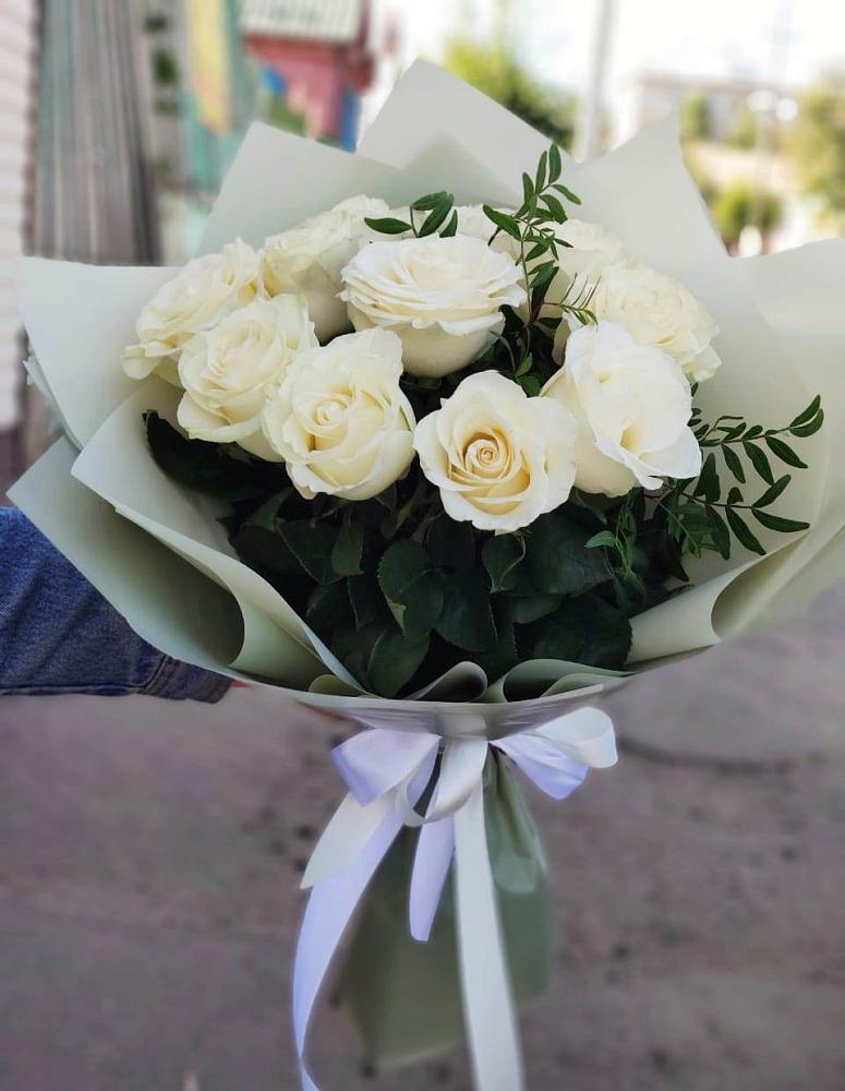 Букет Белые розы Проуд в Уренгое