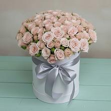 Цветочная композиция из Розы в шляпной коробке в Уренгое