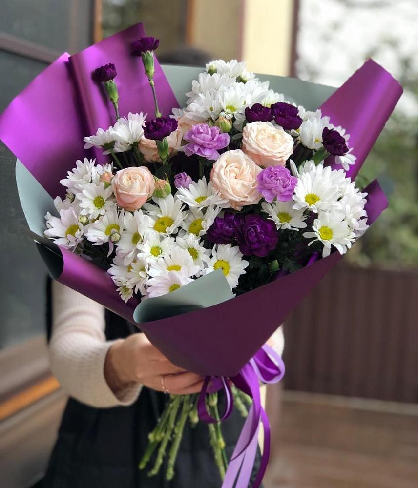 Букет цветов из: Хризантемы, Гвоздики и Розы в Уренгое