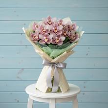 Букет цветов из:  Орхидеи и Розы #REPLACE_PRED# Уренгое