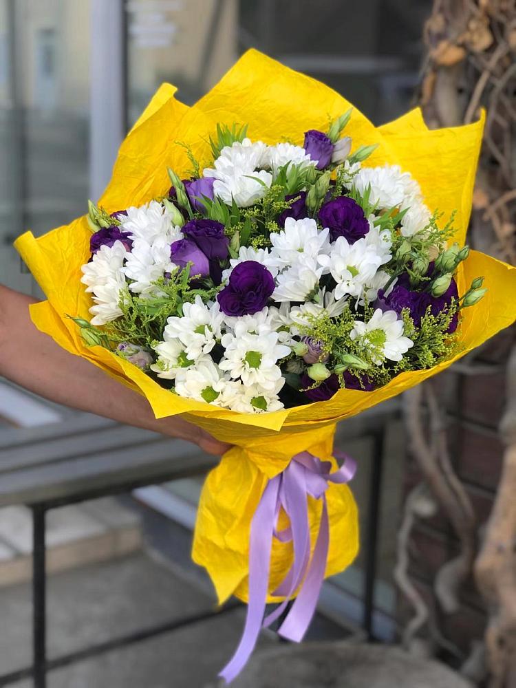 Букет цветов из: Ирисы, Хризантемы и Ромашки в Уренгое