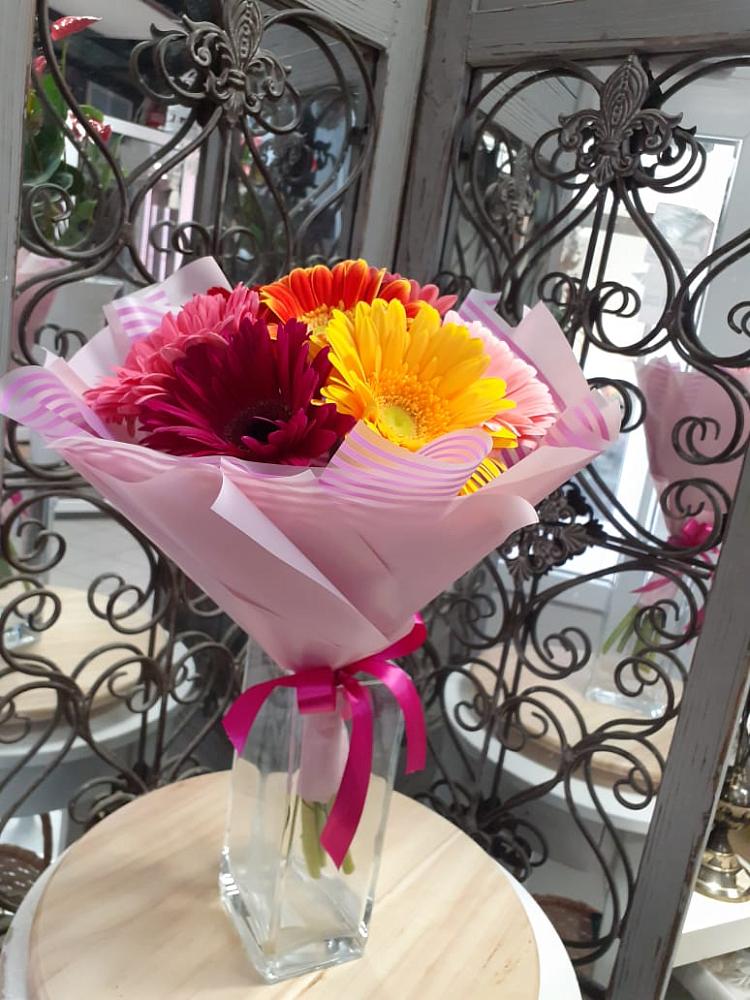 Букет цветов из: Герберы в Уренгое