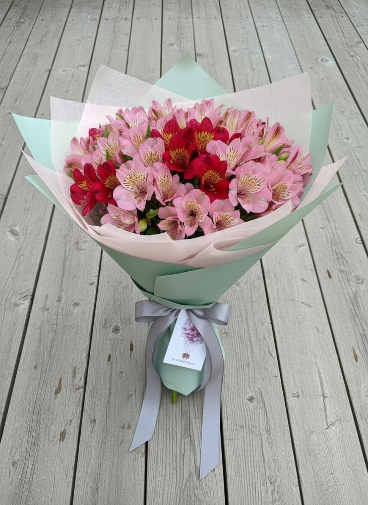 Букет цветов из: Альстромерии в Уренгое