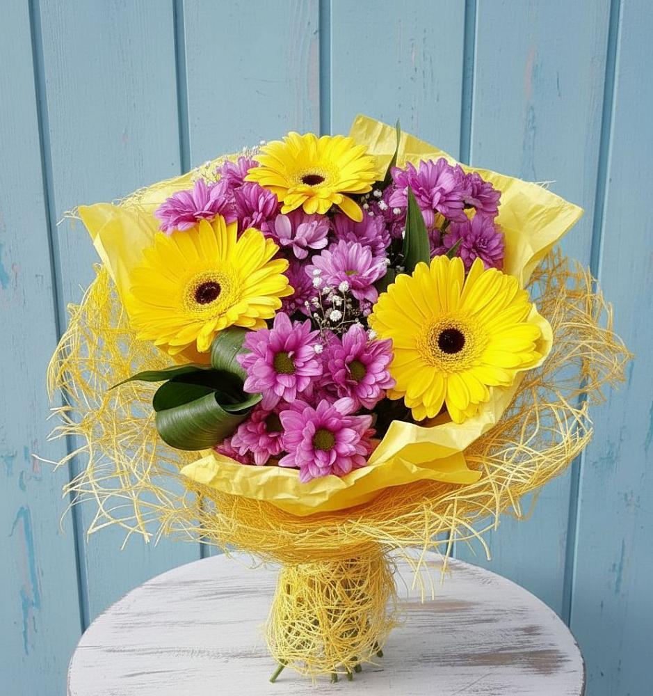 Букет цветов из: Хризантемы и Герберы в Уренгое