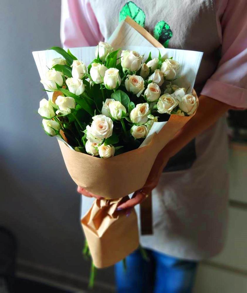 Букет цветов из: Розы в Уренгое