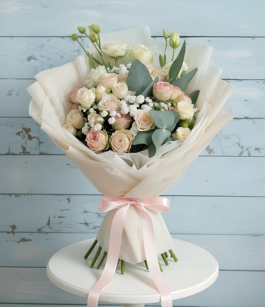 Букет цветов из: Розы и Лизиантусы в Уренгое