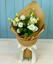 Букет цветов из:  Хризантемы и Лизиантусы в Уренгое