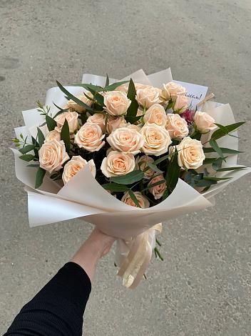 Букет Кремовые розы Латте в Уренгое