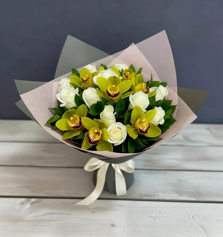 Букет цветов из: Орхидеи и Розы в Уренгое