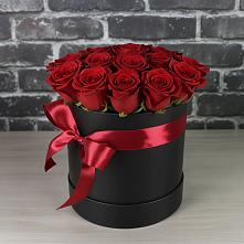 Цветочная композиция из Розы в шляпной коробке в Уренгое