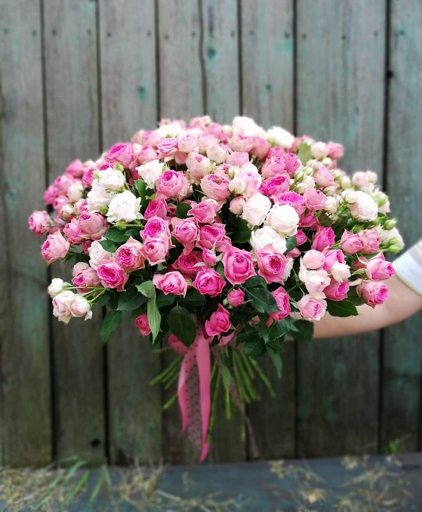 Букет Розовые кустовые розы Натали и Лав Лидия в Уренгое