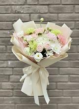 Букет цветов из:  Гвоздики, Розы, Лизиантусы и Хризантемы в Уренгое