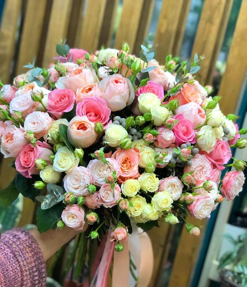 Букет цветов из: Розы в Уренгое