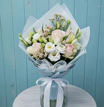 Букет цветов из:  Розы и Лизиантусы в Уренгое