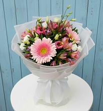 Букет цветов из:  Герберы, Альстромерии и Лизиантусы #REPLACE_PRED# Уренгое