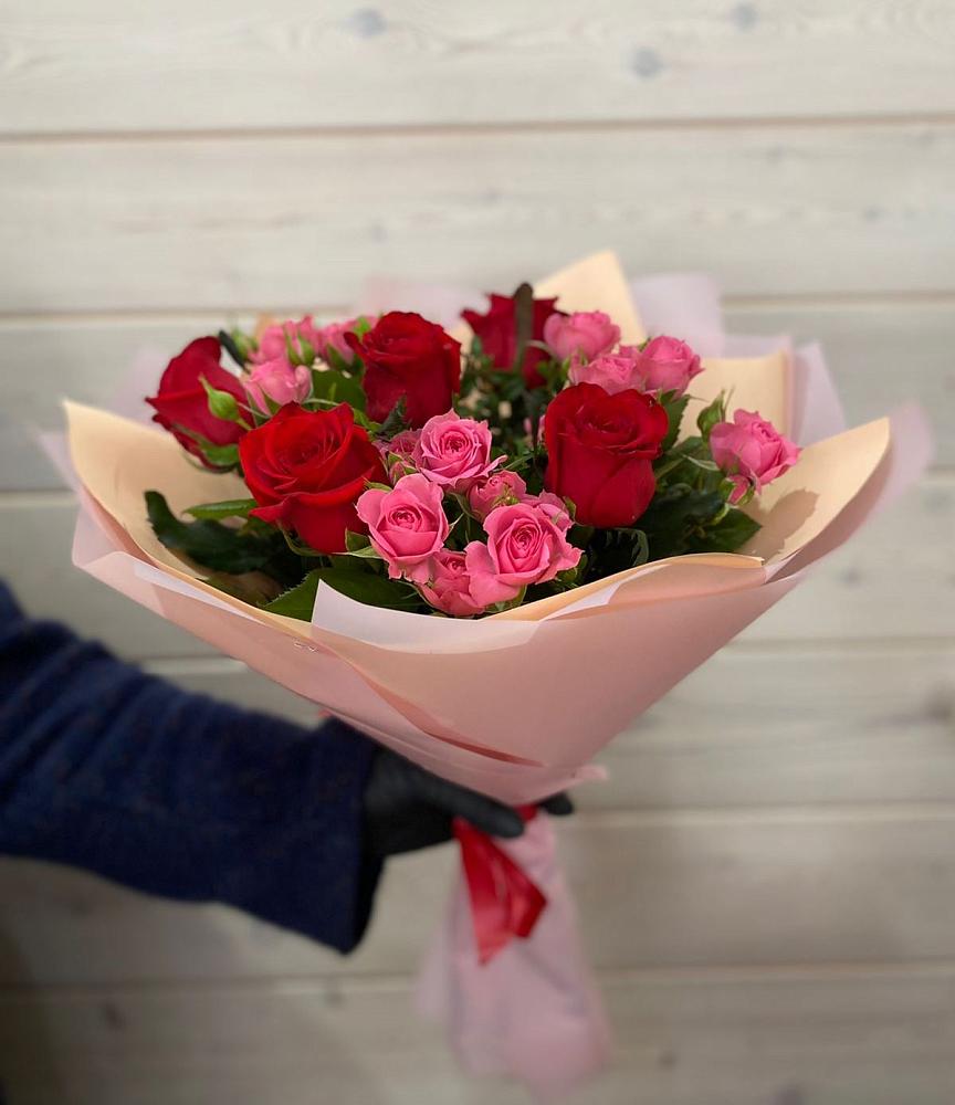 Букет цветов из: Розы в Уренгое