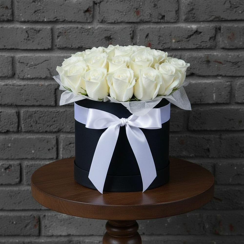 Цветочная композиция из Розы в шляпной коробке в Уренгое