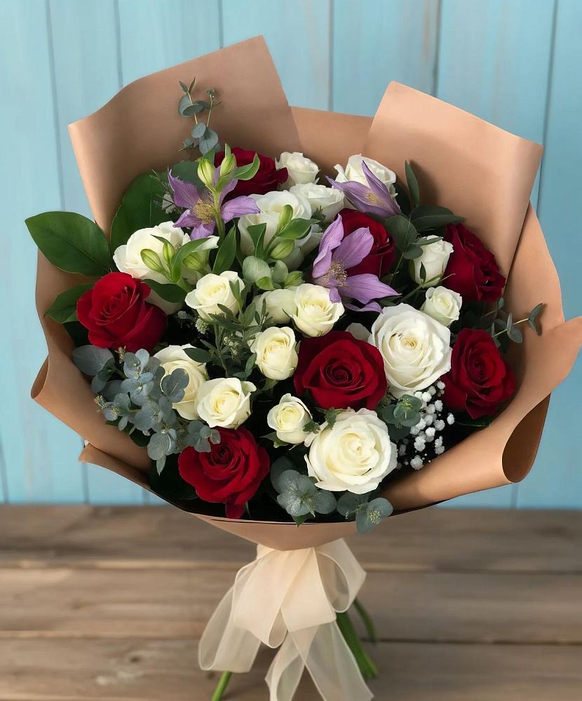 Букет цветов из: Розы и Альстромерии в Уренгое