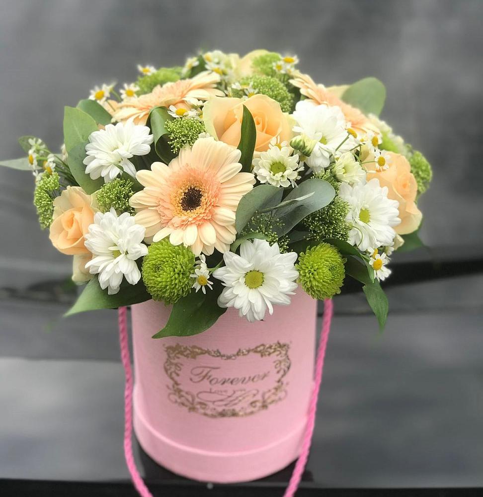 Цветочная композиция из Розы, Герберы и Хризантемы в шляпной коробке в Уренгое