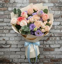 Букет цветов из:  Розы, Лизиантусы и Гвоздики в Уренгое